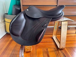 17" 2016 CWD SE09 Monoflap XC Saddle - FulL BUFFALO - 1A Flaps - EXCELLENT! - Picture 1 of 9