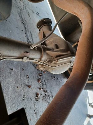 Camión Nissan 720 1986 montaje diferencial trasero 4 cilindros 4x4 se enviará tipo carburador Foto 1 de 4