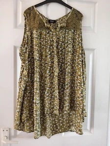 Ladies Green Sleeveless Blouse By Klass Size 16 - Picture 1 of 3
