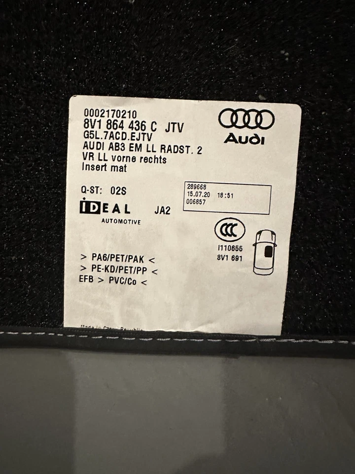 Juego de 6 alfombrillas coche Audi sin usar para Audi A3 A4 (2015) Foto 1 de 2