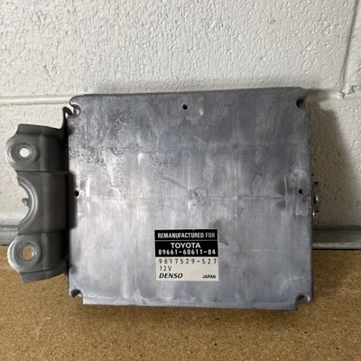 89661-60611-84 Toyota Land Cruiser o LX470 ecu ecm computador 1999 Foto 1 de 4