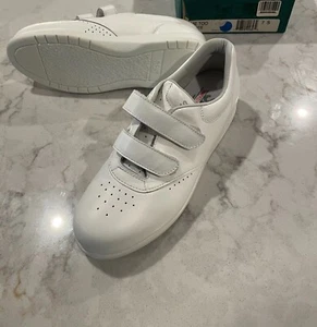 SAS Me Too White 7 Slim, Women's Sneaker New In Box Free Shipping Save Big - Picture 1 of 5