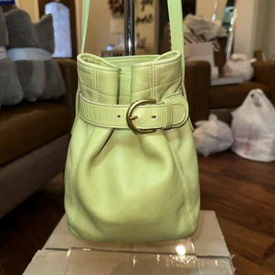 ТРЕНЕР 4156 винтажная наплечная сумка на шнурке кожи светло-зеленый золото оборудование - Изображение 1 из 4