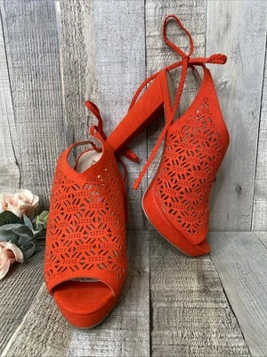 Sandalias ALDO Naranja Neón Corte Láser Gamuza Tacón Alto Cubano Atado Trasero EE. UU. TALLA 8.5 Foto 1 de 4