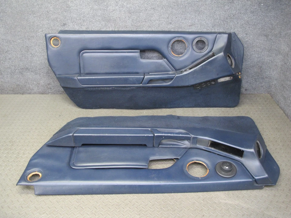 JUEGO DE CUBIERTA DE PANEL DE PUERTA INTERIOR LADO DERECHO E IZQUIERDO PORSCHE 928 S 1984-1986 AZUL Foto 1 de 4