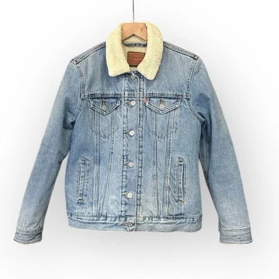Chaqueta de mezclilla Levi’s Original Sherpa forrada Trucker lavado claro para mujer talla mediana Foto 1 de 4