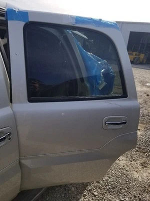 05 2005 CADILLAC ESCALADE OEM DRIVER LEFT REAR DOOR PEARL WHITE  Foto 1 de 4