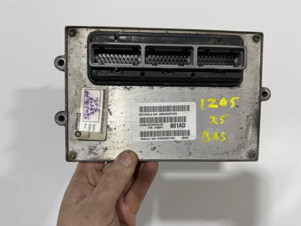 Jeep Cherokee 2001 4,0 A/T PCM, ECM, ECU, módulo de computadora de motor P56041801AD Foto 1 de 4