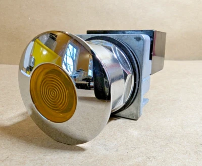 Siemens 52PP2L9  Push/Pull Button Illuminated Amber, Oil Tight 30mm Chrome (NNB) - Image 1 of 4