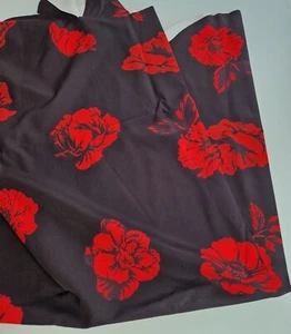Black and red roses printed dress fabric width 150cm various lengths pieces - Picture 1 of 4