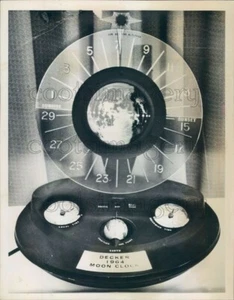 1964 Press Photo Decker Moon Clock Invented by IM Levitt - Picture 1 of 2