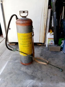 Vintage Wards Garden Club Compressed Air Sprayer - Picture 1 of 5