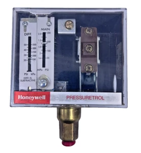 HONEYWELL PRESSURETROL L404F1094 Pressure Switch 20-300 psi Diff : 2-50 psi - Picture 1 of 3