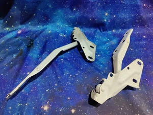 ✅2015 2016 2017 2018 2019 DODGE RAM 2500 3500 HOOD HINGE PAIR WHITE OEM MOPAR💯 - Picture 1 of 4