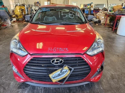 Guardabarros delantero derecho usado se adapta a: Hyundai Veloster 2014 con moldura basculante delantero derecho Foto 1 de 4