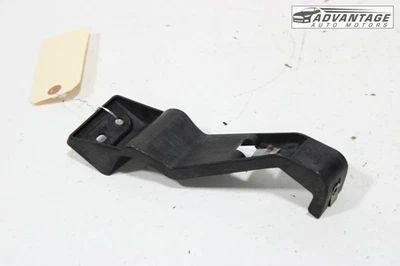 Cadillac XT4 2019-2025 parachoques trasero izquierdo soporte inferior montaje OEM Foto 1 de 4