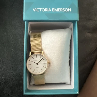 Reloj VICTORIA EMERSON Todo Acero Inoxidable Cuarzo Analógico Unisex Foto 1 de 3