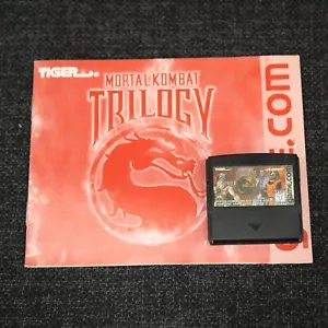 Cartuccia e manuale gioco Mortal Kombat Trilogy (Game.Com) *LEGGI* *ODORE DI FUMO* - Foto 1 di 10
