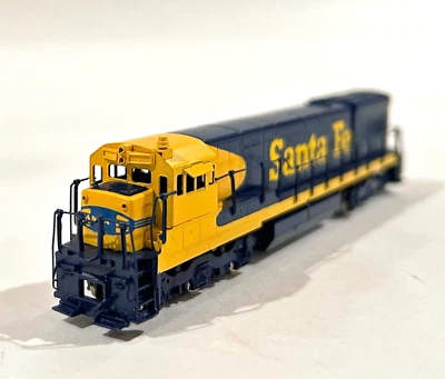 N Scale Brass Hallmark Samhongsa #NS0288 Santa Fe ATSF U23C Diesel Factory Paint - Image 1 of 4
