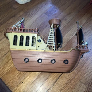 Raro Barco Piratas del Caribe Mickey Mouse Barco Pirata Barco De Lujo Parques Disney - Imagen 1 de 8