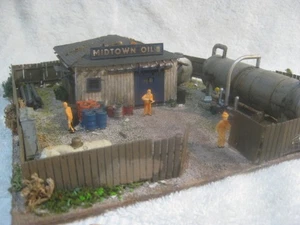 Edificio y patio de almacenamiento Midtown Oil Co escala HO - desgastado - detallado - Imagen 1 de 13