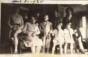 1928 FOTO Vintage Famiglia Flapper Epoca Calze di Seta Donna - Foto 1 di 2