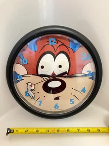 Vintage Tazmanian Devil Taz and Bugs Bunny Hand Warner Bros Uhr funktioniert - Bild 1 von 3