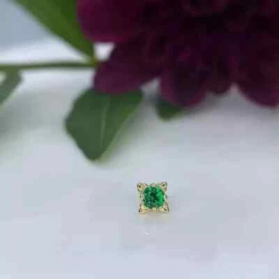 Заколка для носа женская из зеленого изумруда круглой огранки 0,20 карата покрытие желтым золотом 14 карат - Изображение 1 из 4