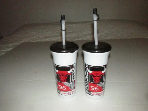 Vintage Chicago Bulls 1996 NBA Champions Water Bottle With Lids Set Basketball Cover