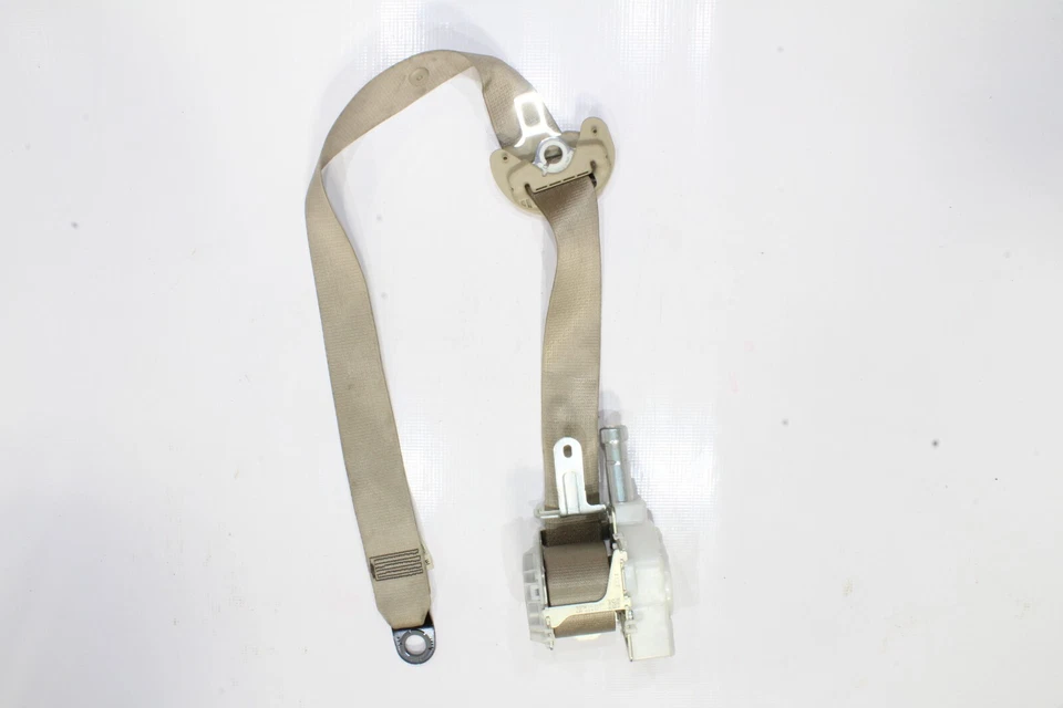 2014 2015 2016 TOYOTA COROLLA DRIVER SEAT BELT PRETENSIONER TAN OEM Foto 1 de 1