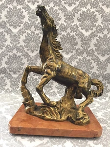 STATUE SCULPTURE ANIMALIÈRE VINTAGE CHEVAL EN OXOLYTE SOCLE MARBRE ART DESIGN - Picture 1 of 10