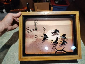 Vintage Elgin Wooden Geese Shadow Wall Art Clock Working 1977 Goose - Picture 1 of 3