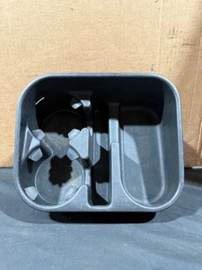 Center Console Cupholders 15179662- 2005 Chevy Silverado 2500HD - Picture 1 of 8
