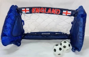 England Kick It Football Desk Game Inflatable Goal & 2 Footballs 30 x 17cm - Picture 1 of 2
