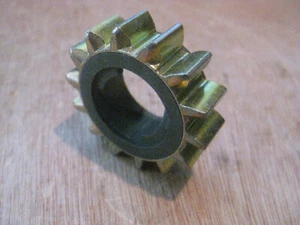 14-Tooth Metal Starter Gear Briggs and Stratton Replaces 693713 13114 NEW - Picture 1 of 3