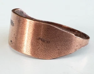 Anello vintage trincea arte rame taglia 9,75 - Foto 1 di 12