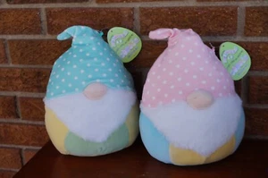 Peluche Squishmallows 8" Mediano Amapola y Maddox Gnomo Pascua Rosa Azul Pastel Set - Imagen 1 de 14