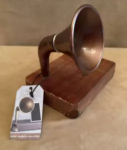 Smart Phone Stand by Axe and Hammer Wooden stand Gramophone vintage style horn - Picture 1 of 4