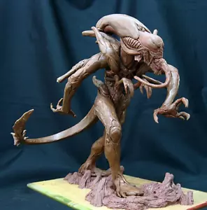 Resin 30cm Alien Titan Garage Kit Figure Model Kit Unpainted Unassemble GK - Picture 1 of 6