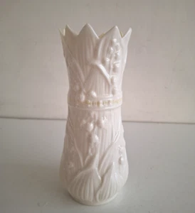 Belleek Ireland Porcelain Lily of the Valley Vase Vintage Green Mark 1965-1980 - Picture 1 of 16