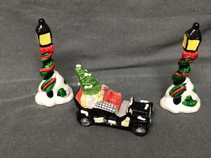 Dept 56 Snow Village Ceramic Car With 2 Light Poles No Box, Retired - Picture 1 of 5