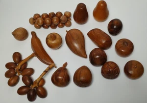 Vtg 17 Piece Set/Lot Hand Carved Wooden Wood Fruit Decorative Decor - Picture 1 of 6