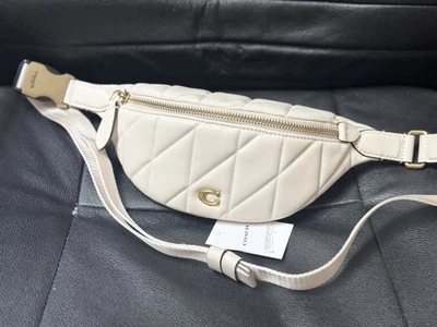 Coach BOLSA DE CINTO ESSENCIAL COM ALMOFADA ACOLCHOADA Cor: Giz CR506 - Imagem 1 de 4