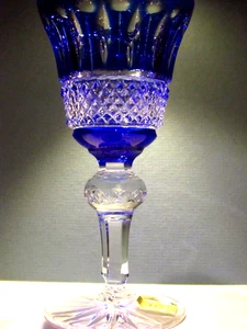 CAESAR KRISTALL blau Weinglas handgeschliffen auf klarem Überfang Tschechisch gefasst Böhmen - Bild 1 von 9