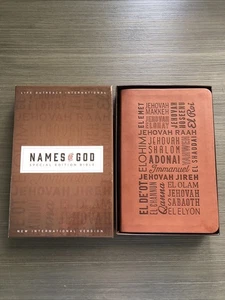 Names of God Special Edition Bible NIV Zondervan Holy Bible 2011 New in Box - Foto 1 di 14