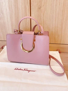 Bolso de Hombro Salvatore Ferragamo Gancini Cuero Rosa Mujer 2 Vías Hecho en Italia - Imagen 1 de 18