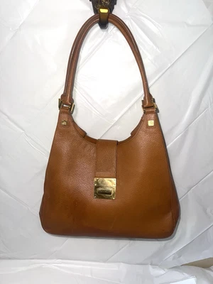 Brooks Brothers Monedero Caramelo Estructurado en Forma de Hobo con Cierre de Cierre a Presión de Cinturón Foto 1 de 4