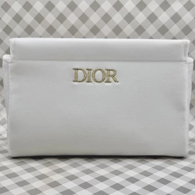 Bolsa de belleza de terciopelo blanco DIOR triángulo con logotipo dorado edición limitada ••NUEVO EN CAJA•🎁 Foto 1 de 4
