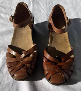 Clarks Women’s Brown Wendy Land Leather Sandals Shoes 6.5M Strappy - Picture 1 of 9