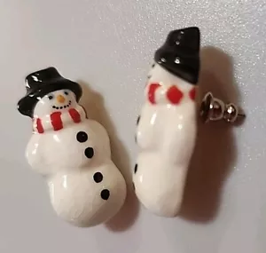Pendientes perforadores de cerámica pintados a mano Flying Colors muñecos de nieve invierno Navidad - Imagen 1 de 3